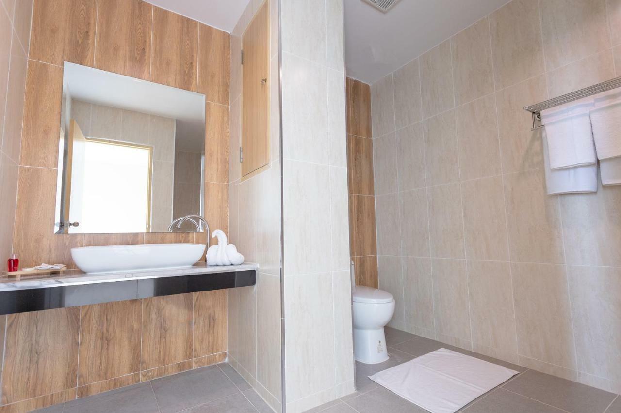O2 Hotel Lopburi Luaran gambar